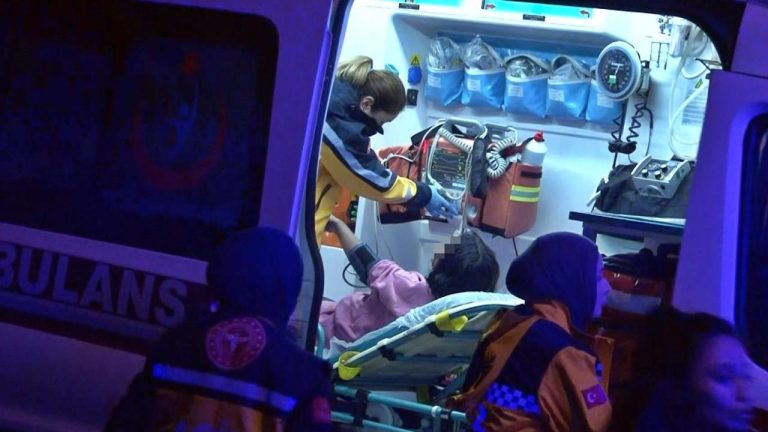 Antalya’daki yangında 3’ü çocuk 4 kişi dumandan etkilendi