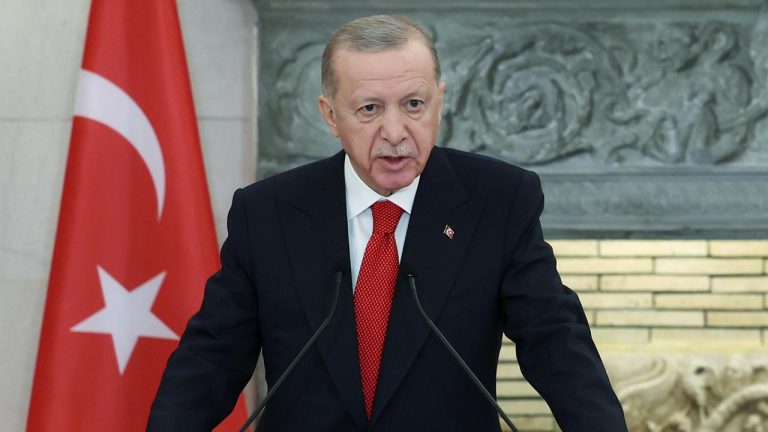 Cumhurbaşkanı Erdoğan’dan İspanya Başbakanına övgü: Batı’nın yiğidi ‘Sanchez’ çıktı