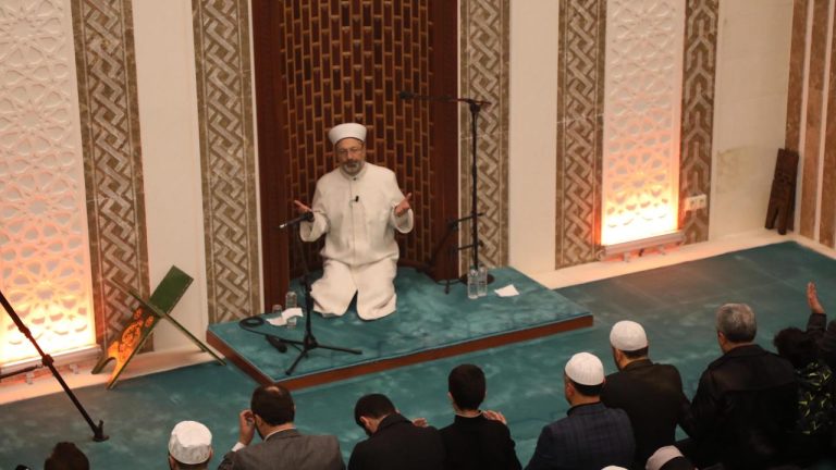 Diyanet İşleri Başkanı Erbaş “Sabah Namazında Dualarda Buluşuyoruz” programına katıldı
