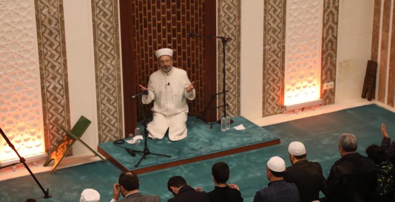 Diyanet İşleri Başkanı Erbaş “Sabah Namazında Dualarda Buluşuyoruz” programına katıldı