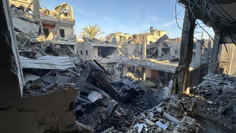 İsrail Cibaliye’ye saldırdı: En az 100 kişi öldü
