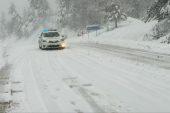 Karabük’te kardan kapanan köy yolları ulaşıma açıldı