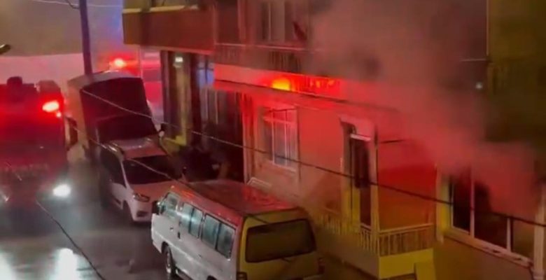 Kocaeli’de çıkan yangında mahsur kalan kişi kurtarıldı