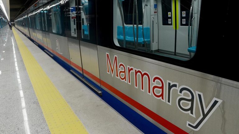 Marmaray’a konulan ek seferlerle 392 bin yolcu taşındı Marmaray’a konulan ek seferlerle 392 bin yolcu taşındı