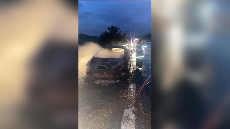 Mersin’de seyir halindeki otomobil yandı