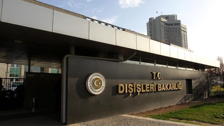 Türkiye Azerbaycan ve Ermenistan arasında olumlu adımların atılmasından memnun