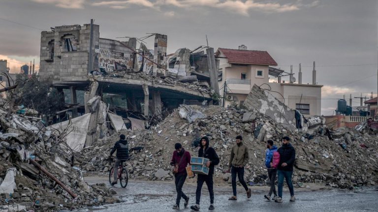 ABD’li senatör: İsrail Gazze’de insani bir felaket yarattı ABD’li senatör: İsrail Gazze’de insani bir felaket yarattı