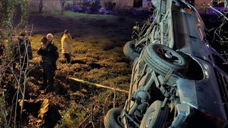 Artvin’de kamyonetin çaptığı anne ve oğlu yaşamını yitirdi