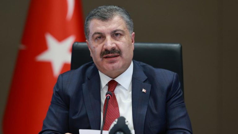 Bakan Koca’dan Fatih Camii’ndeki saldırıda yaralananlara ilişkin açıklama Bakan Koca’dan Fatih Camii’ndeki saldırıda yaralananlara ilişkin açıklama