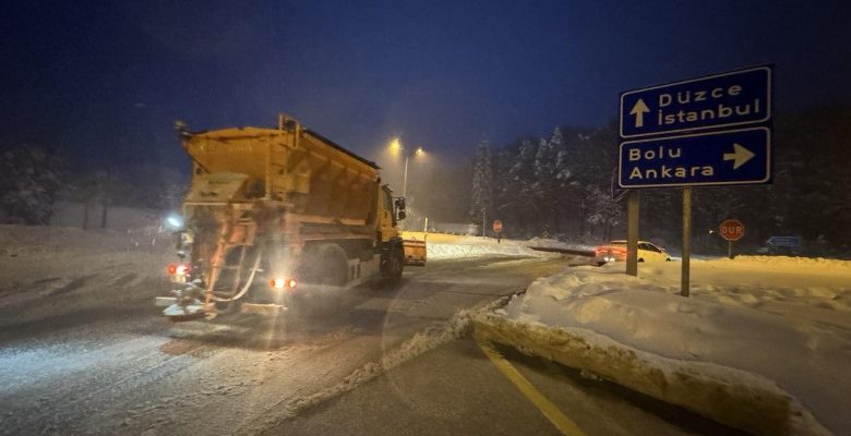 Bolu Dağı’nda kar yağışı etkisini sürdürüyor