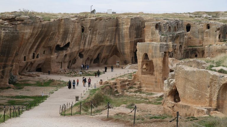 Dara Antik Kenti’nde 1500 yıllık içme suyu kanalı bulundu Dara Antik Kenti’nde 1500 yıllık içme suyu kanalı bulundu
