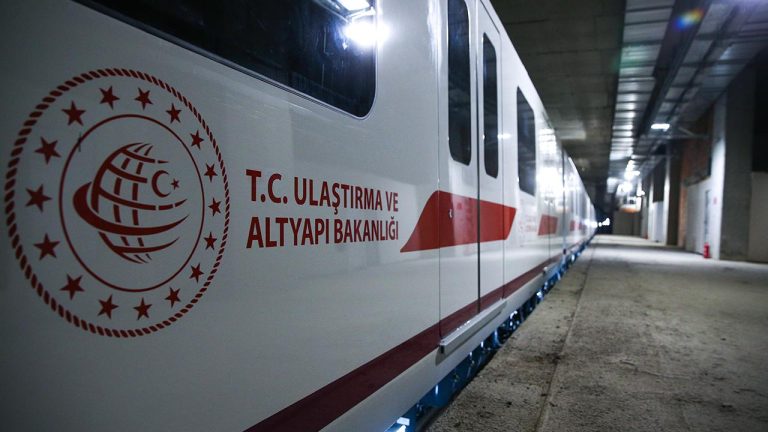 Gayrettepe-Kağıthane Metro Hattı bugün açılıyor Gayrettepe-Kağıthane Metro Hattı bugün açılıyor