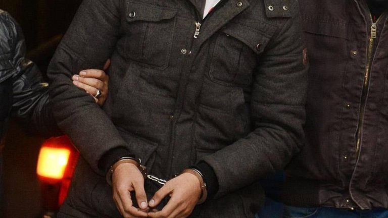 Hatay’da uyuşturucu ve kaçakçılık operasyonunda 2 tutuklama Hatay’da uyuşturucu ve kaçakçılık operasyonunda 2 tutuklama