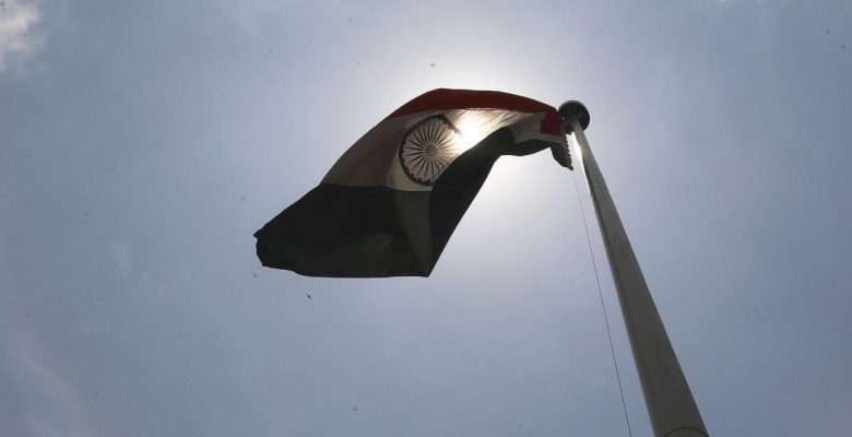 Hindistan, Aden Körfezi’nde dronla vurulan gemiye yardım ettiğini açıkladı