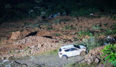 Kolombiya’da otoyolda toprak kayması: 39 kişi öldü