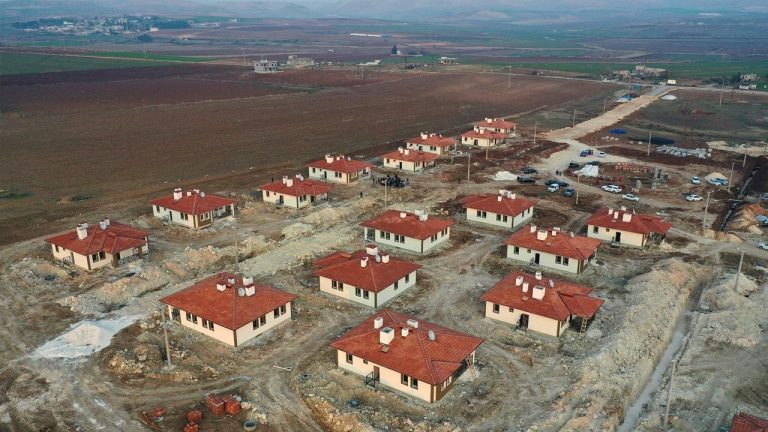 Şanlıurfa’da 897 deprem konutu bu ay teslim edilecek