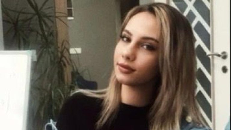Sevgilisini Uzi ile 4 yerinden vurdu, ‘şakalaşıyorduk’ dedi Sevgilisini Uzi ile 4 yerinden vurdu, ‘şakalaşıyorduk’ dedi