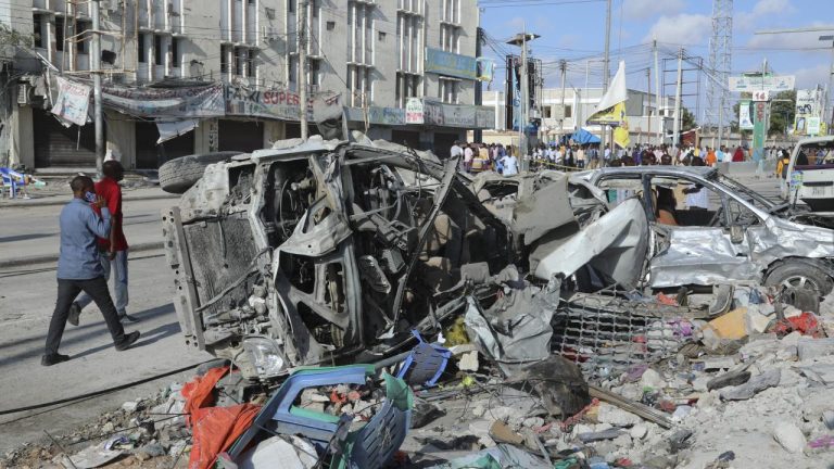 Somali’de intihar saldırısında en az 3 kişi hayatını kaybetti Somali’de intihar saldırısında en az 3 kişi hayatını kaybetti