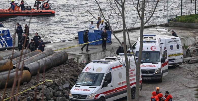 Beşiktaş’ta denize düşen iki kişiden biri hayatını kaybetti