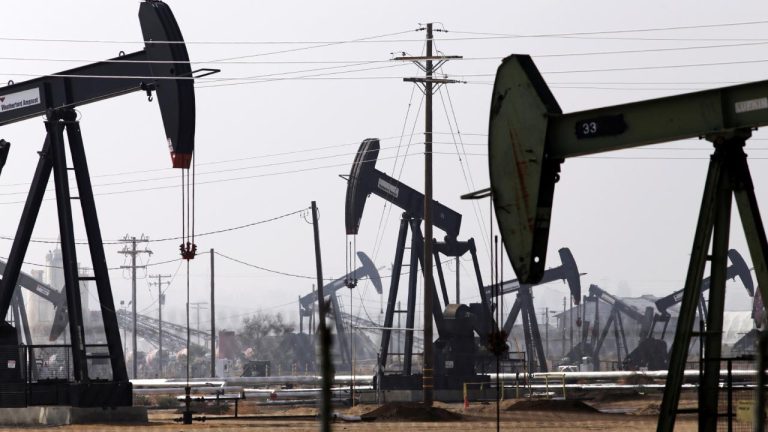 Brent petrolün varil fiyatı 79,05 dolar