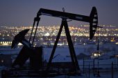 Brent petrolün varil fiyatı 82,80 dolar