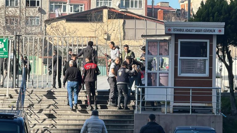 Çağlayan Adliyesi önünde saldırı girişimi: 2 terörist etkisiz hale getirildi