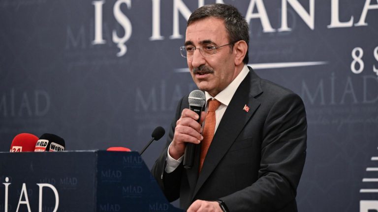 Cevdet Yılmaz: Deprem bölgesi için 1 trilyon 28 milyar lira tahsis ettik