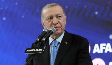 Cumhurbaşkanı Erdoğan: Savunma sanayii yatırımlarını deprem bölgesine yönlendiriyoruz