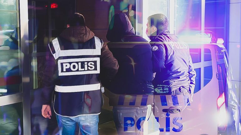 MİT ve Emniyet’ten İsrail casuslarına operasyon MİT ve Emniyet’ten İsrail casuslarına operasyon