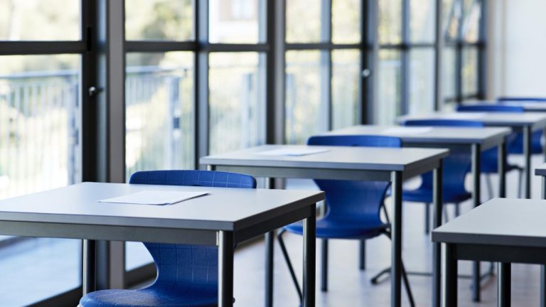 Özel okulun fahiş kitap ücretine mahkeme ‘dur’ dedi