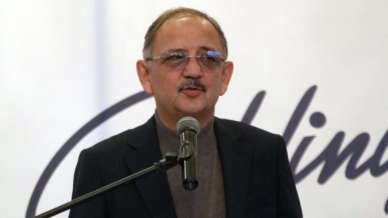 Bakan Özhaseki: Her ay 10-15 bin evi teslim edeceğiz Bakan Özhaseki: Her ay 10-15 bin evi teslim edeceğiz