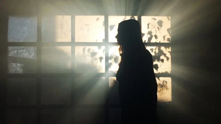 Güneşe Bakamayanlar