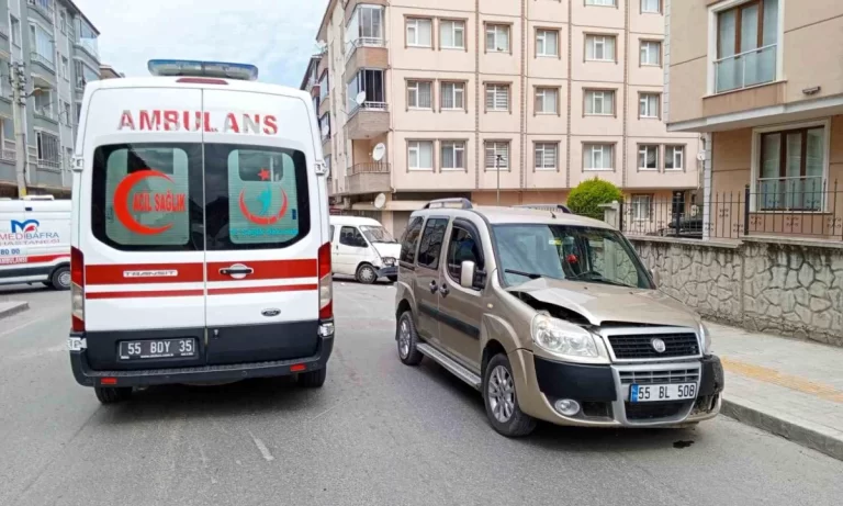 Samsun Bafra’da Trafik Kazası: 2 Kişi Yaralandı