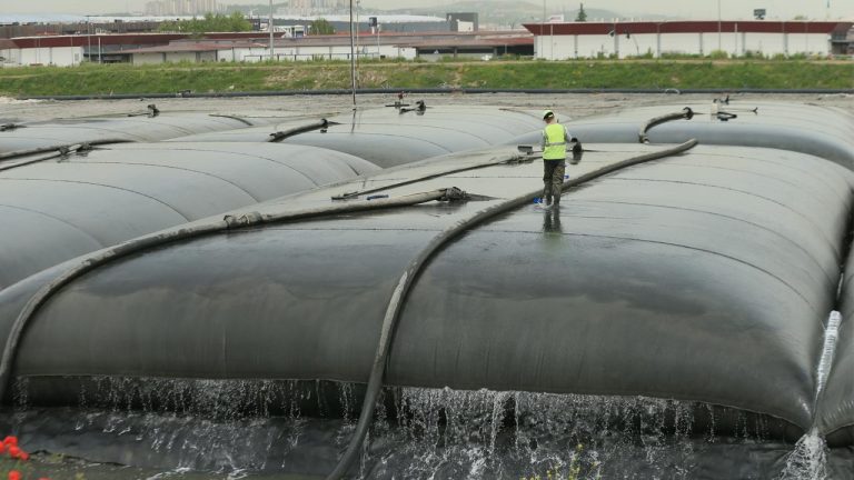 İzmit Körfezi’nde günlük 400 ton çamurun denize akması önleniyor