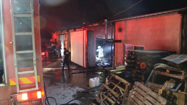 Amasya’da nakliyat deposunda yangın