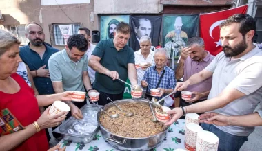 İzmir Büyükşehir Belediye Başkanı Aşure Etkinliğine Katıldı