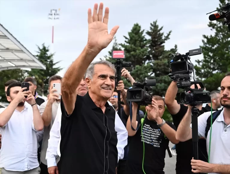 Şenol Güneş Trabzonspor’a döndü Şenol Güneş Trabzonspor’a döndü