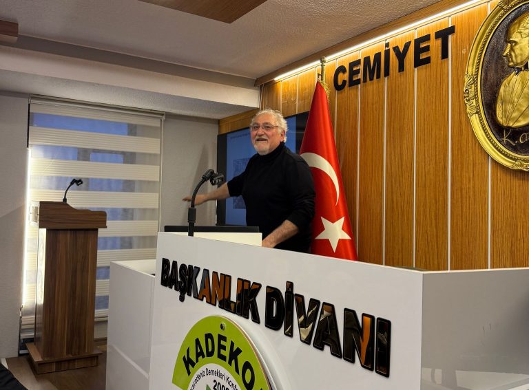 Doç. Dr. Ahmet Uhrî, Karadeniz Konfederasyonu’nda İzmir’in Tarihini Anlattı