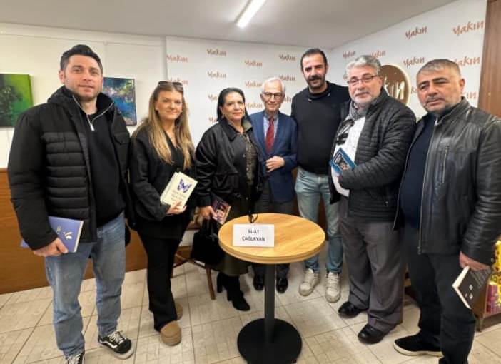 Eski Bakan Suat Çağlayan Okurlarıyla Buluştu Eski Bakan Suat Çağlayan Okurlarıyla Buluştu