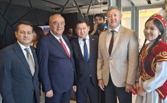 Kazakistan’ın İzmir Başkonsolosluğu Açıldı: Açılışa Karadenizliler Konfederasyonu Başkanı Hızır Murtezaoğlu da Katıldı